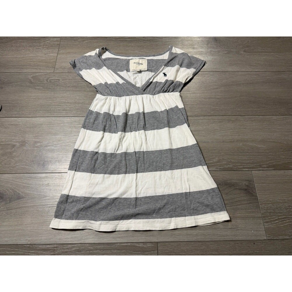 VintageAbercrombie & Fitch Gray & White Bella Swan Striped Babydoll Shirt Size L